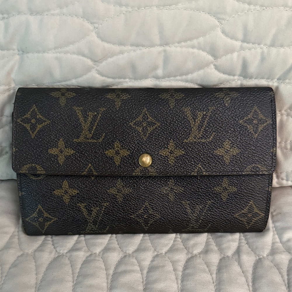 Authentic Louis Vuitton Black and Brown Monogram Wallet
